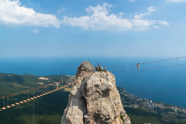 Γέφυρα Αναστολής Στο Όρος Πέτρι Χερσόνησος Της Κριμαίας Θριαμβευτική Έλξη — Φωτογραφία Αρχείου