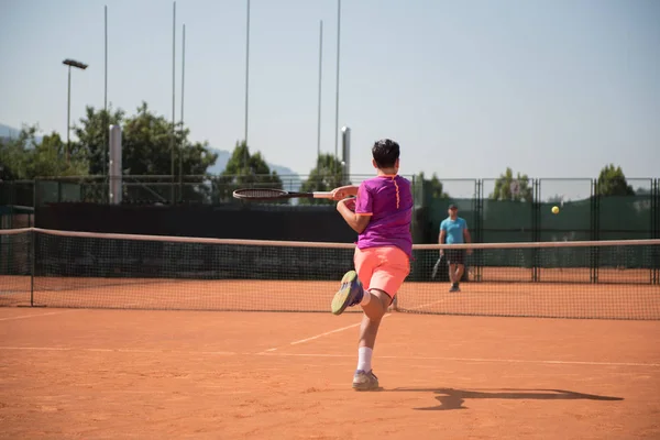 Jeune Joueur Tennis Jouant Avance — Photo