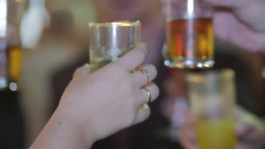 Hayat bir olay şerefine insan yetiştirmek