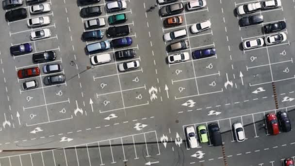 Un aparcamiento desde arriba — Vídeo de stock