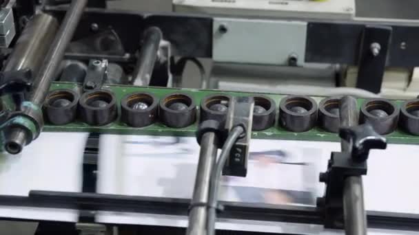 Detalles de fábrica de impresión del transportador — Vídeo de stock