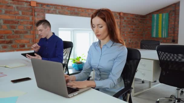 Two business people focused at work — Stock Video