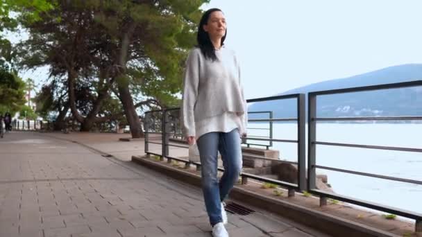 Girl Walking by Summer River Coast Enjoying View — Stock Video