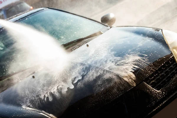 Myjnia Samochodowa Dnia Ciśnienie Wody Wysokiej Strzał Odkryty — Zdjęcie stockowe