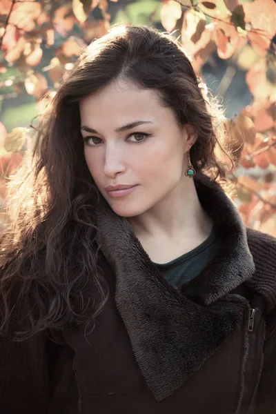 Mujer Joven Retrato Otoño Exterior Luz Natural Cerrar — Foto de Stock