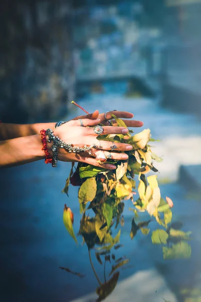 Boho Autumn Fashion Woman Hands Lot Rings Bracelets Hold Yellow — Stock Photo, Image