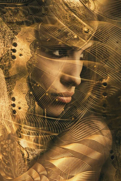 Золотая женщина воин портрет комбинировать фото — стоковое фото
