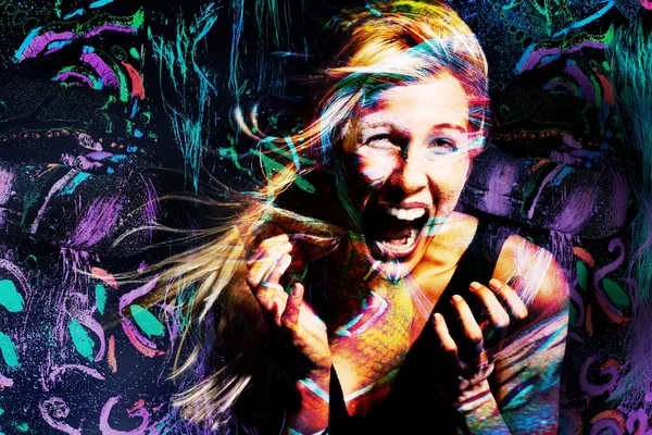 Cyber Neon Colori Bionda Donna Urlando Orrore Spaventoso Concetto — Foto Stock
