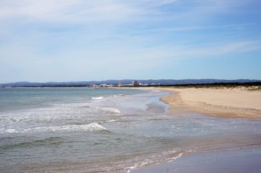 Yalnız Atlantic beach bahar Portekiz ışık ile şişer