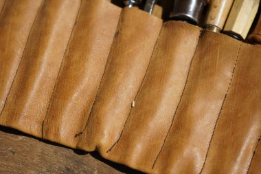 Eski ile süslü ahşap işleme araçları ve araçları