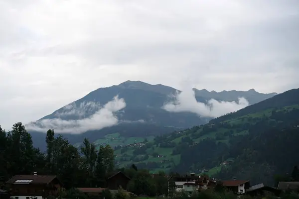 Montañas Niebla Fotografiadas Una Carretera Paso Austria Otoño —  Fotos de Stock