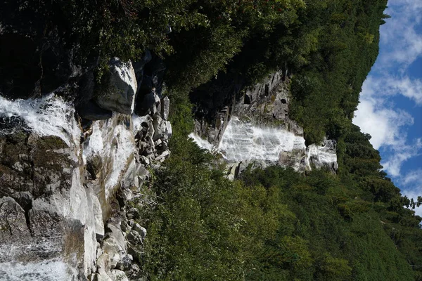 Şelale Erken Sonbaharda Bir Pass Road Avusturya — Stok fotoğraf