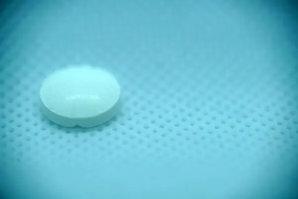 薬の錠剤 粉末または液体として な形で — ストック写真