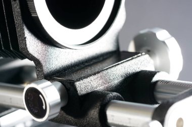 Makro fotoğrafçılık ve photomicrography, bir körük çok yararlı ve neredeyse vazgeçilmez cihazdır