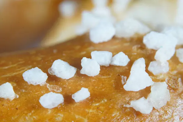 Pretzel Fresco Com Salsicha Queijo Lanche Saboroso — Fotografia de Stock