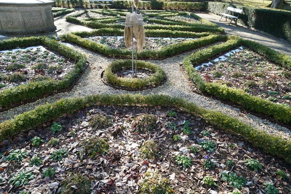 午後にバイエルンの公園で撮影された冬眠のフランスの庭園 — ストック写真