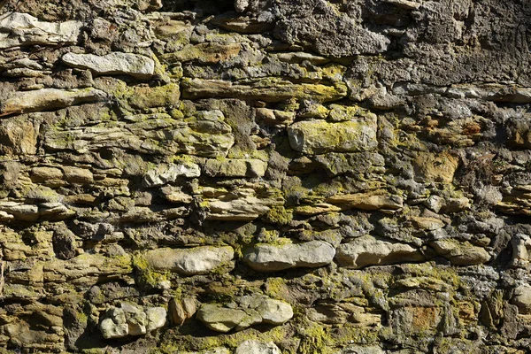 Natursteinmauer Liebevoll Gemauert Oder Deplatziert Fotografiert Einem Park Deutschland — Stockfoto