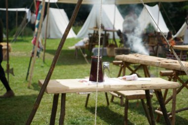 Almanya'da bir festivalde ortaçağ çadır kampı fotoğraflandı