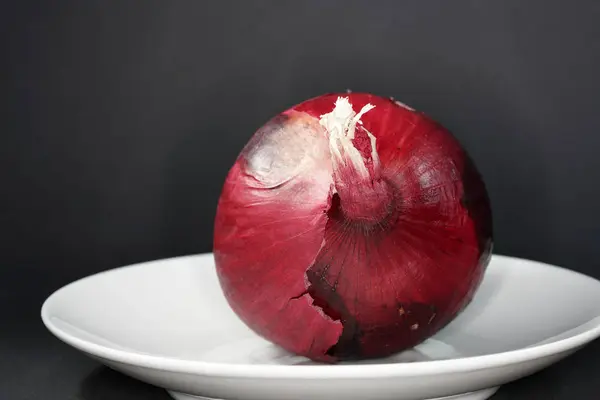 Oignon Rouge Frais Raffine Tellement Plats Dans Cuisine — Photo