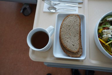 Taze pişmiş ekmek eski bir recipewood soba göre bir odun fırında pişmiş