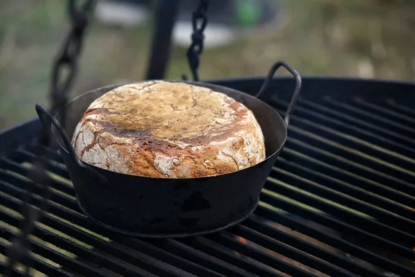 Pane Appena Sfornato Cotto Forno Legna Secondo Una Vecchia Stufa — Foto Stock