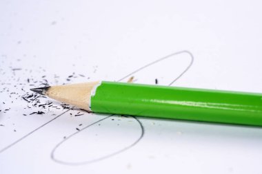 En iyi kalitede stüdyoda fotoğraflanan kalem ve renkli kalemler