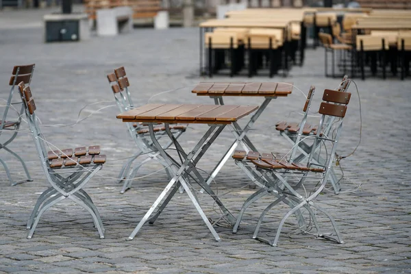 Bänke Und Stühle Tischen Laden Zum Entspannen Ein — Stockfoto