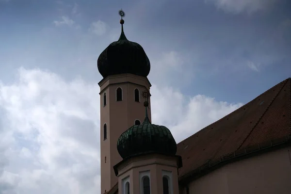 Kota Tua Bavarian Dengan Arsitektur Gereja Dan Menara — Stok Foto