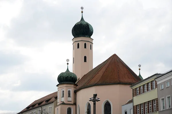 Kota Tua Bavarian Dengan Arsitektur Gereja Dan Menara — Stok Foto
