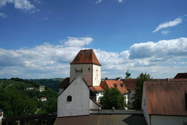 巴伐利亚古城 教堂和塔楼的建筑 — 图库照片