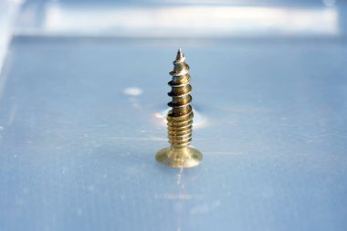 Su damlaları, higspeed flaş ve damlatıcılarla stüdyoda fotoğraflandı.