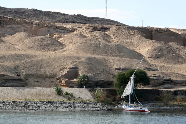 Navegando Nilo Con Veleros Tradicionales Fotografiados Luz Del Día —  Fotos de Stock