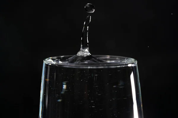 Gotas Agua Fotografiadas Con Destellos Alta Velocidad Gotero Estudio —  Fotos de Stock
