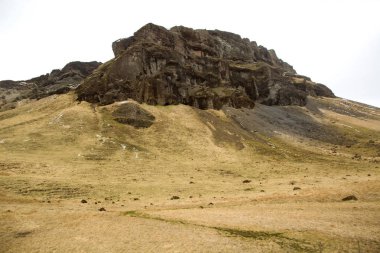 İzlanda dağlarında bir görünümle manzara