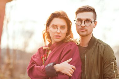 gün batımı kamera poz, aşık Çift