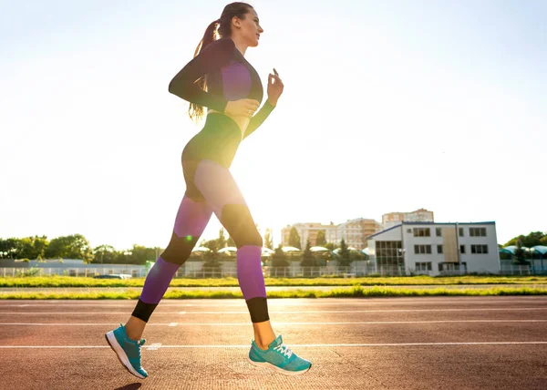 Girl Sportsman Crossfit Squats Agains Sunset Stadium — Stock Photo, Image