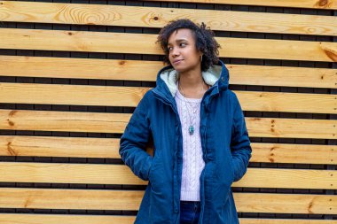 Açık poz kız modeli afroamerican