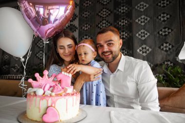 Aile çocuklarının doğum gününde