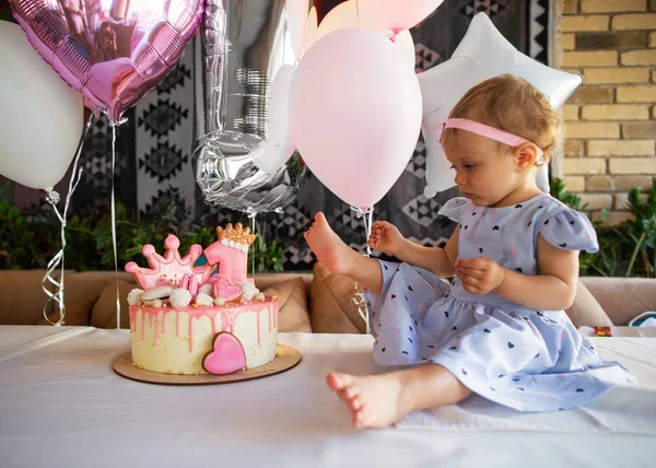 Gadis Kecil Selamat Ulang Tahun Pesta Menyenangkan — Stok Foto