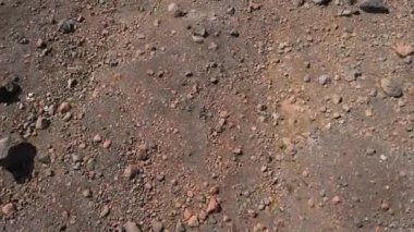 Hareket Elbrus yanardağ eteklerinde volkanik toz ve taşların havadan görünümü iletebilirsiniz. Kuzey Kafkasya. Rusya