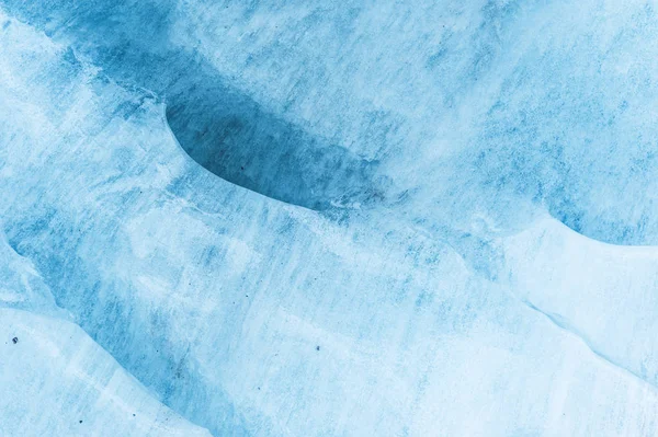 Detail stropu ledovou jeskyni v rozpadající se ledovec. Podklad s texturou. Globální oteplování. Malý Dof — Stock fotografie