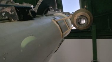 Bir eski çalışma güneş coronagraph güneş Gözlemevi ile bir açık görüş pencere bir kubbe altında güneşli bir günde görmek