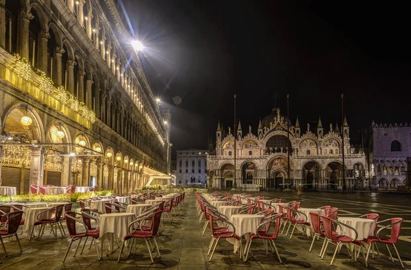 Historische Gebouwen Mistige Winternacht Piazza San Marco Venetië Italië — Stockfoto