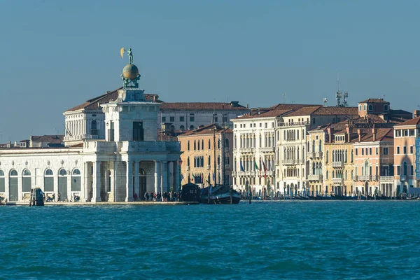 Krásný Slunný Výhled Venice Venice Mezník Punta Della Dogana Při — Stock fotografie