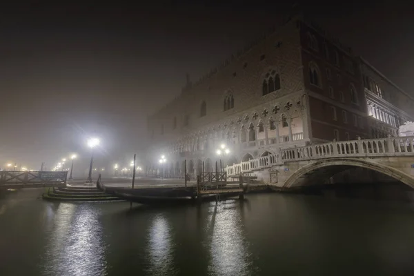 Piazza San Marco Venedik Talya Puslu Kış Geceleri Tarihi Binalar — Stok fotoğraf