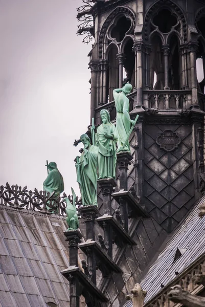 法国巴黎圣母院的天主教大教堂建筑细节 — 图库照片