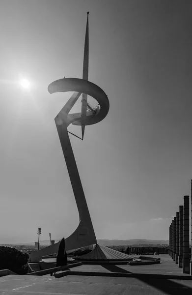 西班牙巴塞罗那 2019年3月25日 通讯塔或Telefonica塔 由圣地亚哥卡拉特拉瓦设计 奥林匹克区 蒙丘伊奇公园 巴塞罗那 — 图库照片