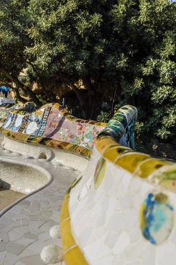 Onun Park Guell, Barselona, İspanya antoni Gaudi tarafından renkli seramik karo mozaik Closeup