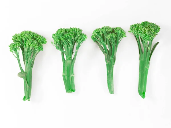 Vier Stengels Van Groene Gekiemde Broccoli — Stockfoto