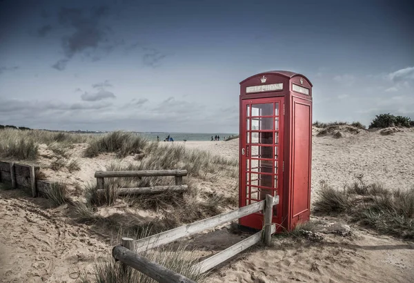 İngiltere milli parkı Sandbanks Trail Dorset Poole bir kırmızı telefon kulübesi